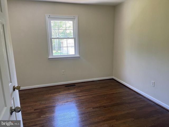 1812 SNYDER RD, Warsaw, VA 22572