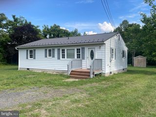 1812 SNYDER RD, Warsaw, VA 22572