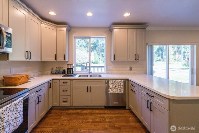 24412 214th Avenue SE, Maple Valley, WA 98038