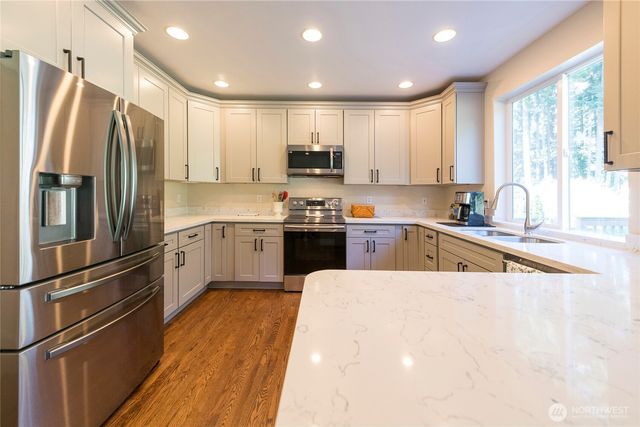 24412 214th Avenue SE, Maple Valley, WA 98038