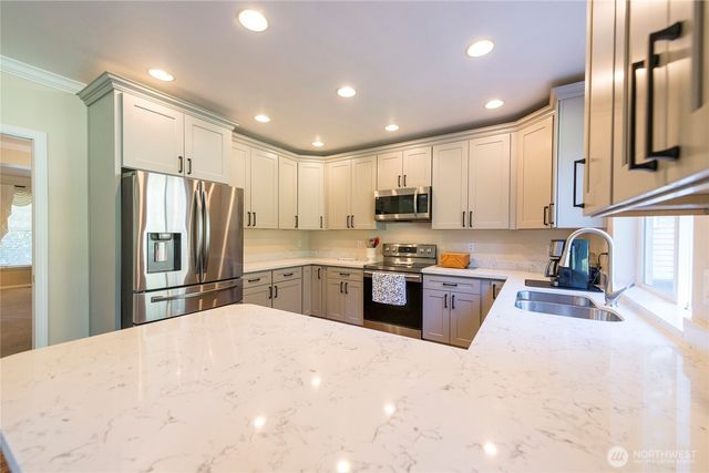 24412 214th Avenue SE, Maple Valley, WA 98038