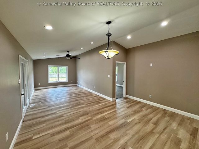 34 Pinewood Circle, St Albans, WV 25177