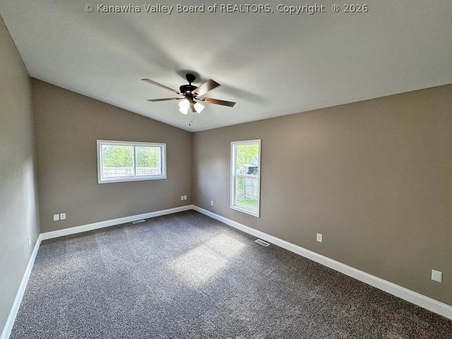 34 Pinewood Circle, St Albans, WV 25177
