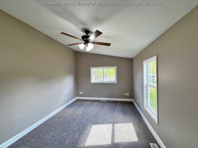 34 Pinewood Circle, St Albans, WV 25177