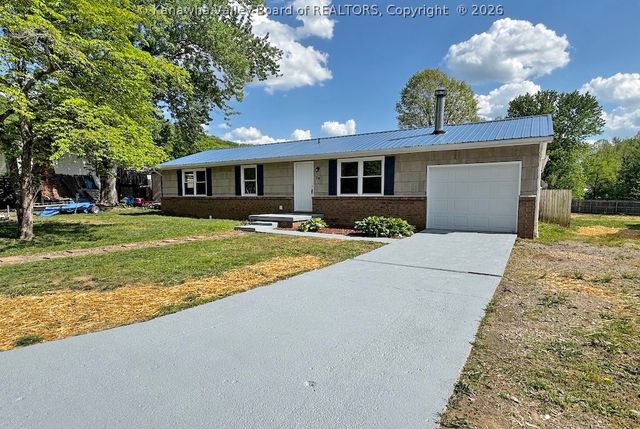 34 Pinewood Circle, St Albans, WV 25177