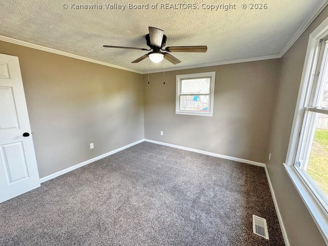 34 Pinewood Circle, St Albans, WV 25177