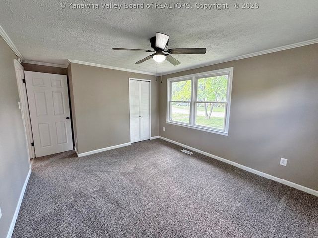 34 Pinewood Circle, St Albans, WV 25177