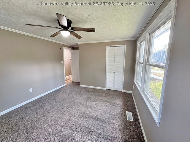 34 Pinewood Circle, St Albans, WV 25177