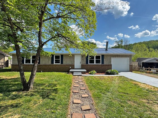 34 Pinewood Circle, St Albans, WV 25177