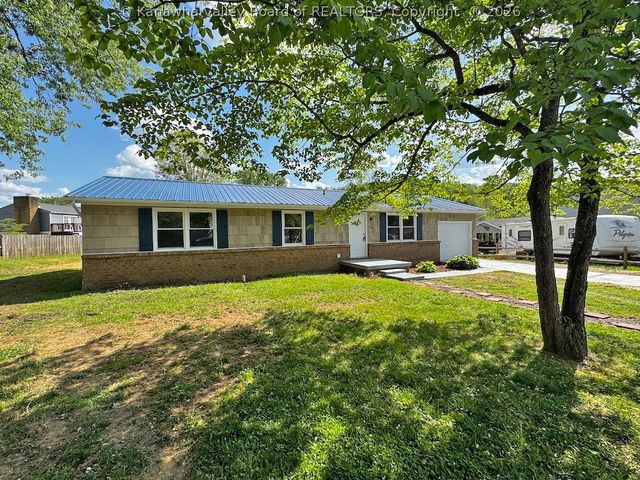 34 Pinewood Circle, St Albans, WV 25177