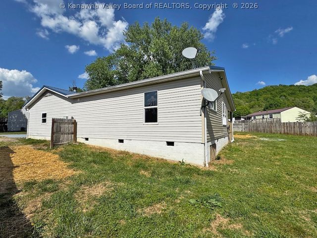 34 Pinewood Circle, St Albans, WV 25177