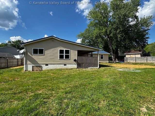 34 Pinewood Circle, St Albans, WV 25177