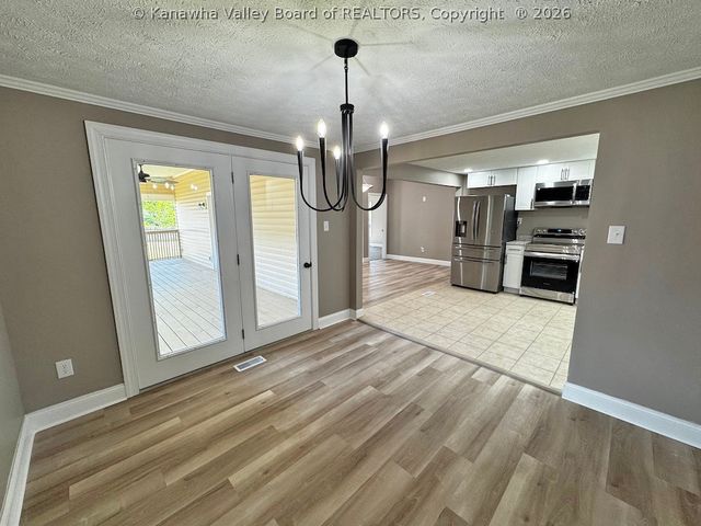 34 Pinewood Circle, St Albans, WV 25177