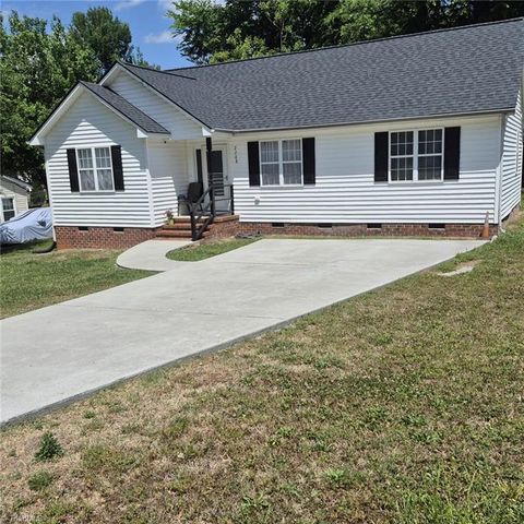 2708 Grimsley Street, Greensboro, NC 27403