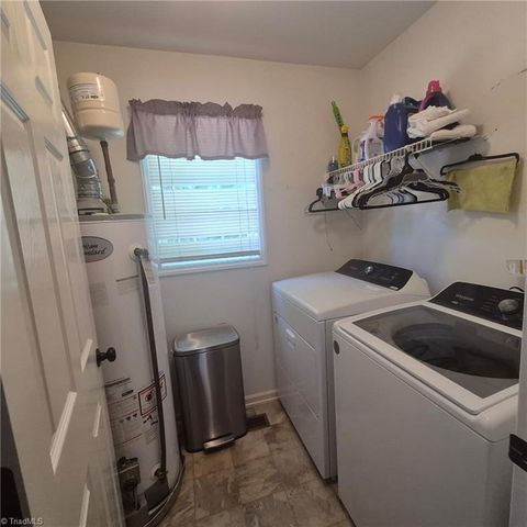 2708 Grimsley Street, Greensboro, NC 27403