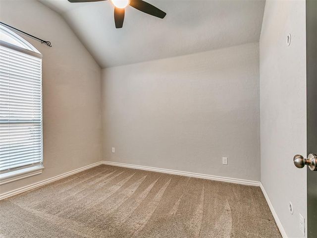 1100 Lindsey Lane, Moore, OK 73160