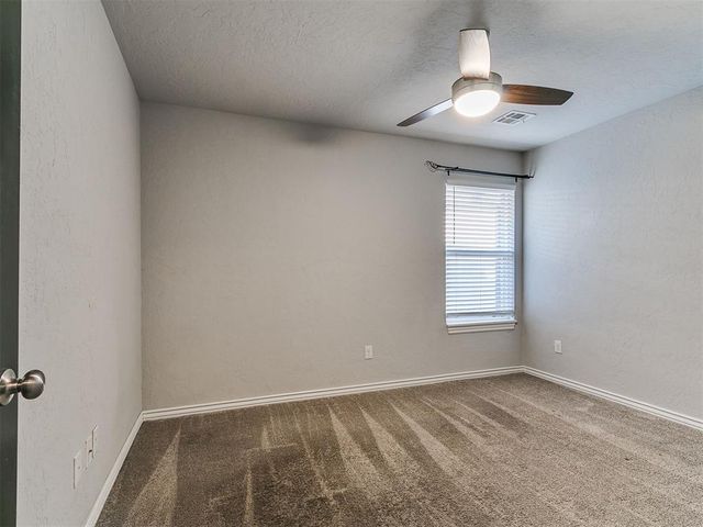 1100 Lindsey Lane, Moore, OK 73160