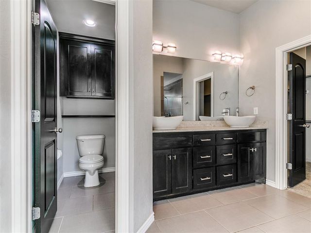 1100 Lindsey Lane, Moore, OK 73160