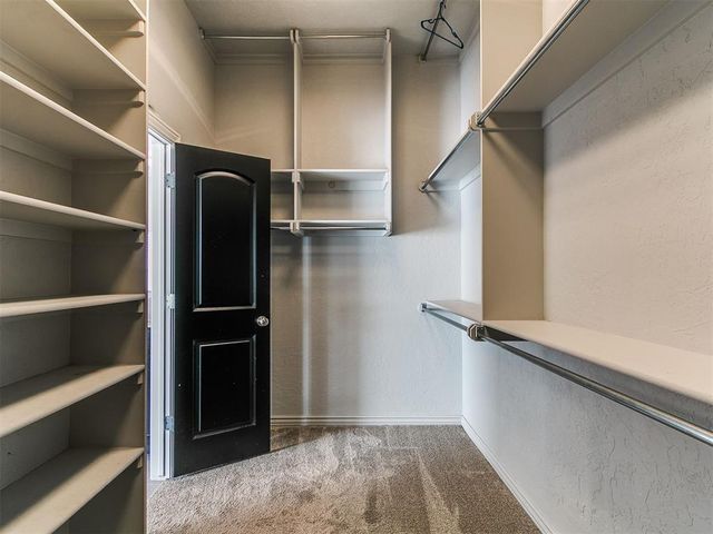 1100 Lindsey Lane, Moore, OK 73160