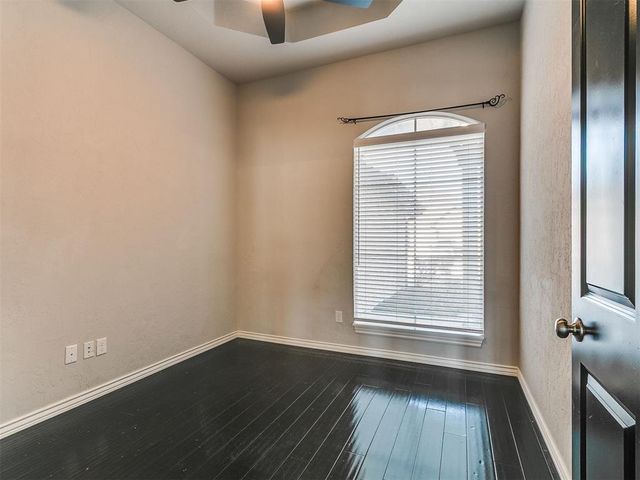 1100 Lindsey Lane, Moore, OK 73160