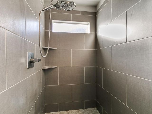 1100 Lindsey Lane, Moore, OK 73160