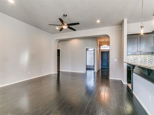 1100 Lindsey Lane, Moore, OK 73160