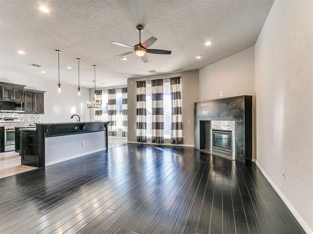 1100 Lindsey Lane, Moore, OK 73160