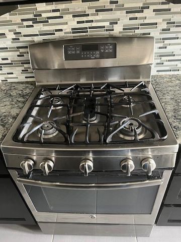 1100 Lindsey Lane, Moore, OK 73160