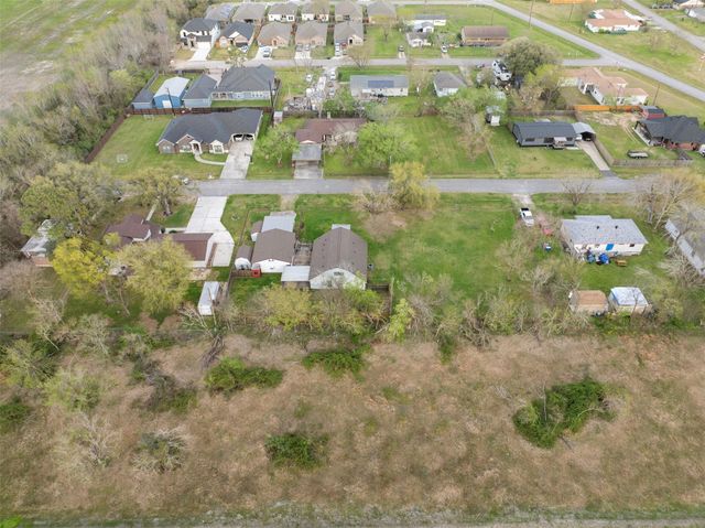 810 Robinson Road, La Porte, TX 77571