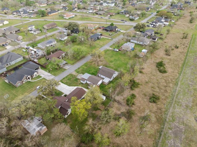 810 Robinson Road, La Porte, TX 77571