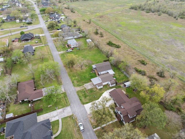 810 Robinson Road, La Porte, TX 77571