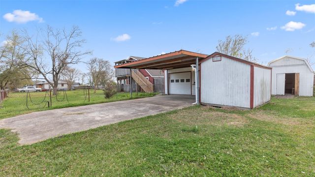 810 Robinson Road, La Porte, TX 77571