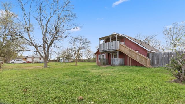 810 Robinson Road, La Porte, TX 77571