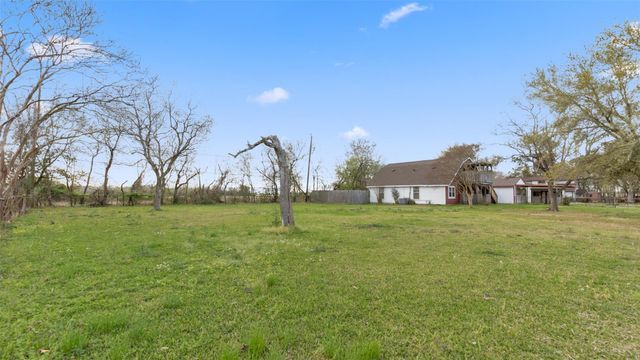 810 Robinson Road, La Porte, TX 77571
