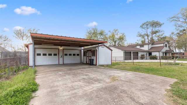 810 Robinson Road, La Porte, TX 77571