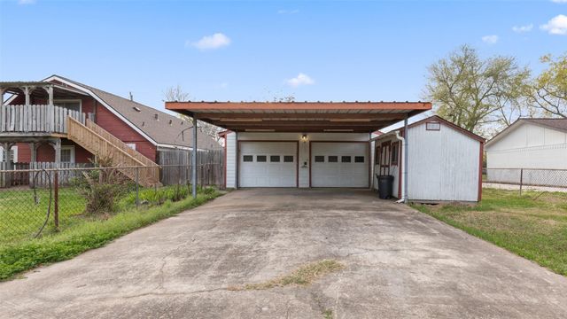 810 Robinson Road, La Porte, TX 77571