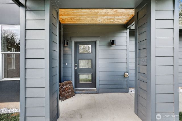 717 NE 382nd Street, La Center, WA 98629