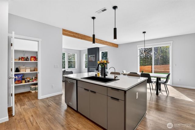 717 NE 382nd Street, La Center, WA 98629
