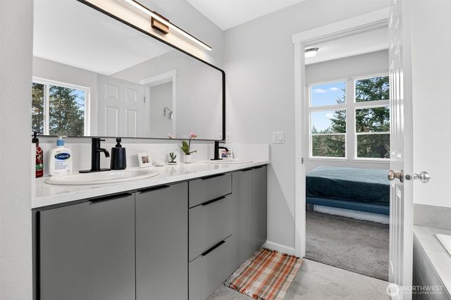 717 NE 382nd Street, La Center, WA 98629