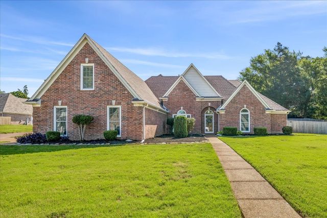 1386 STABLE RUN DR, Cordova, TN 38016