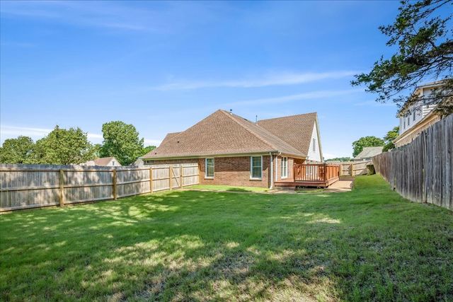 1386 STABLE RUN DR, Cordova, TN 38016