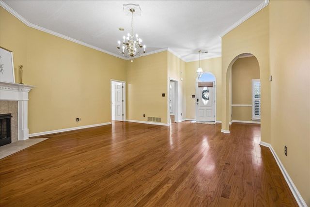 1386 STABLE RUN DR, Cordova, TN 38016