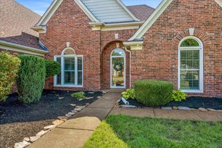 1386 STABLE RUN DR, Cordova, TN 38016