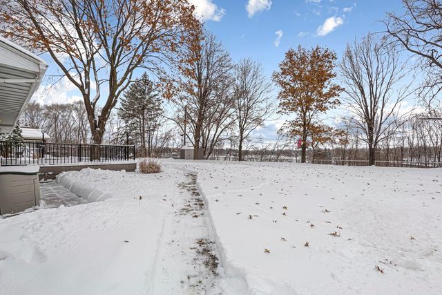 117 Sherrie Lane, Woodbury, MN 55125