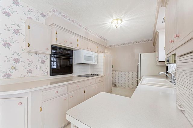 117 Sherrie Lane, Woodbury, MN 55125