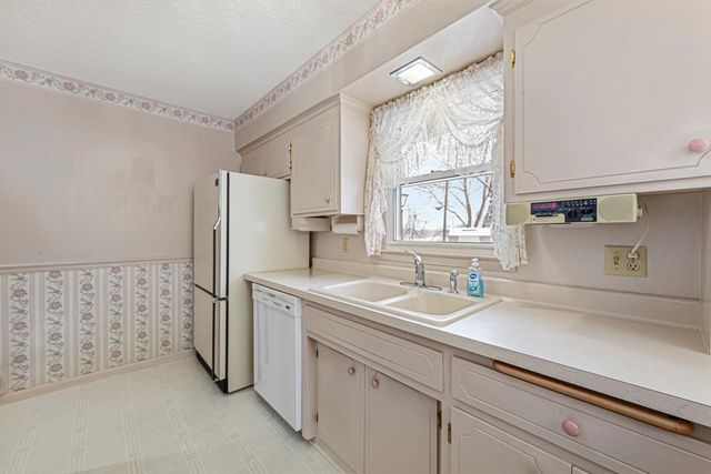 117 Sherrie Lane, Woodbury, MN 55125