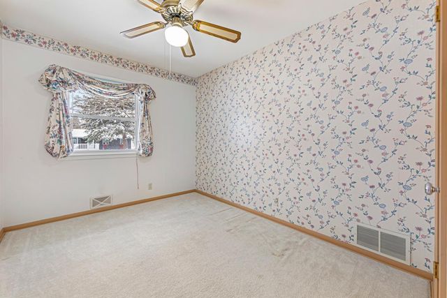 117 Sherrie Lane, Woodbury, MN 55125