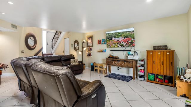 9169 W Sunrise Boulevard 213C, Plantation, FL 33322