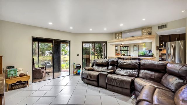 9169 W Sunrise Boulevard 213C, Plantation, FL 33322