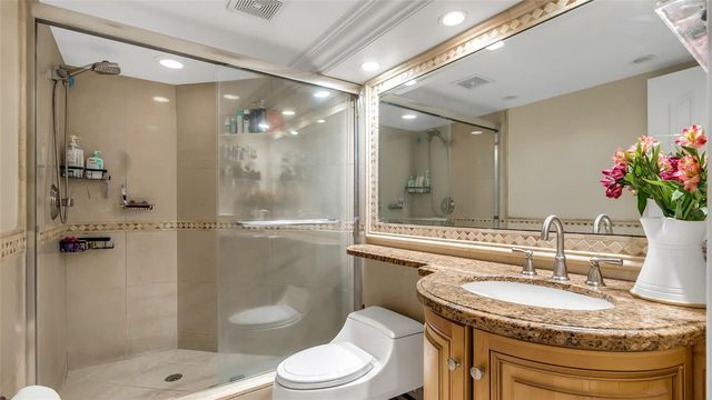 9169 W Sunrise Boulevard 213C, Plantation, FL 33322